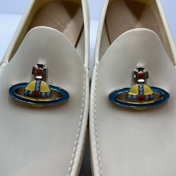 ICONIC!!! Vivienne Westwood Orb Enamelled Moccasins in White! RARE RARE RARE - Picture 3 of 7
